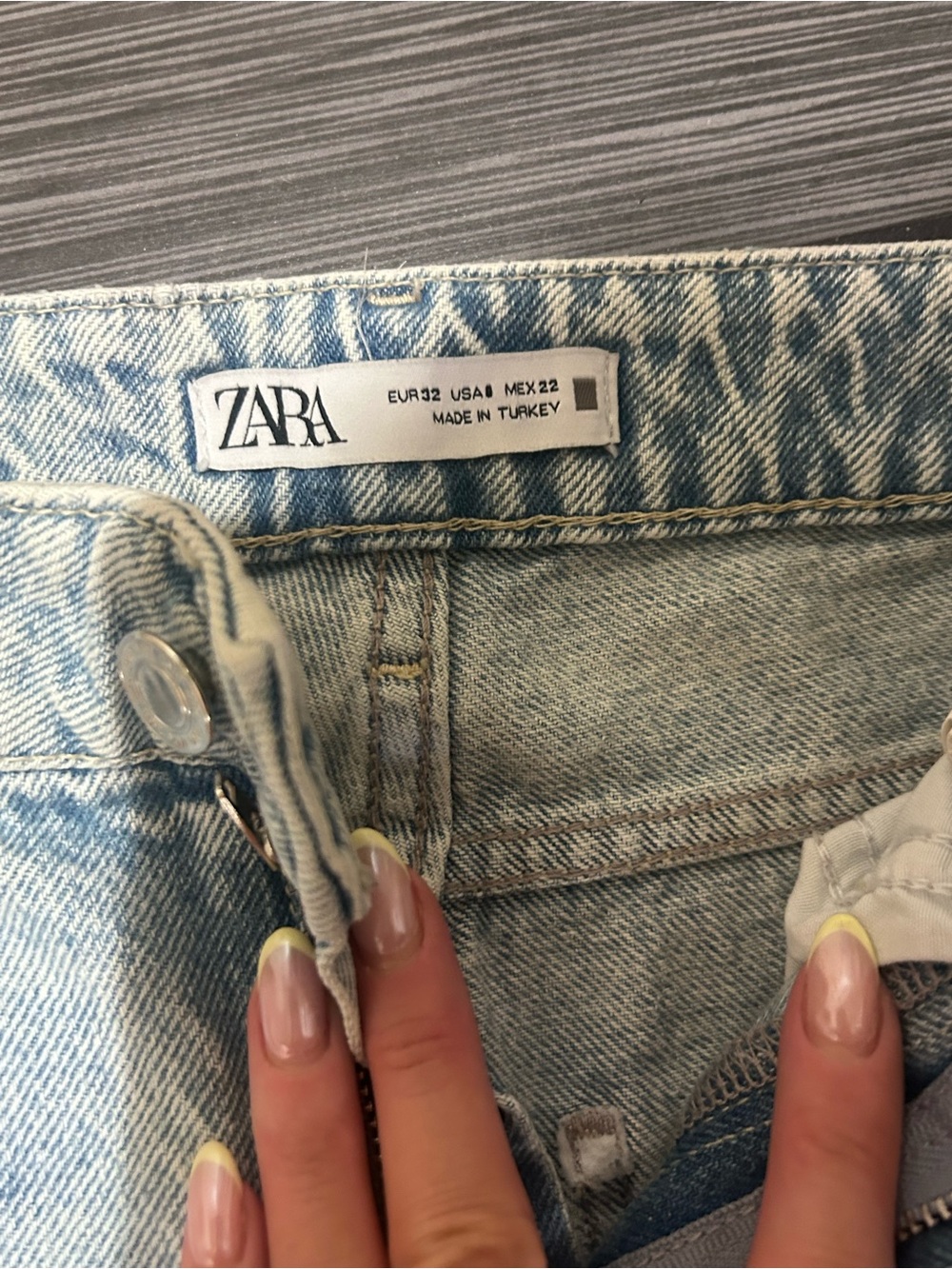 Zara light blue denim jeans - Picture 2 of 4